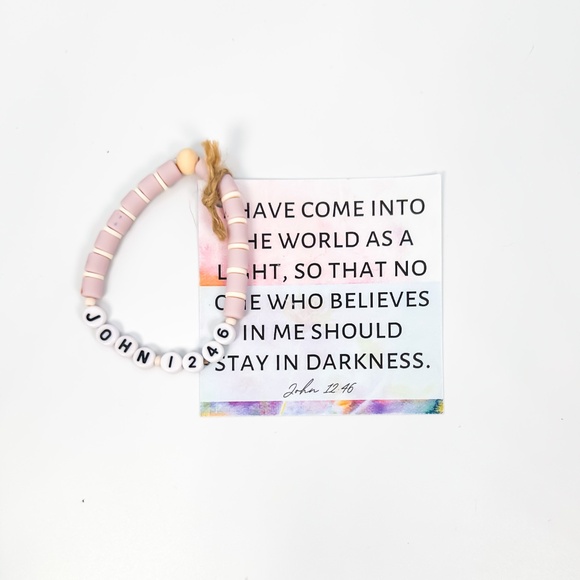 Bible Verse Beaded Bracelet - Handmade - NEW - John 12:46 - Picture 1 of 2